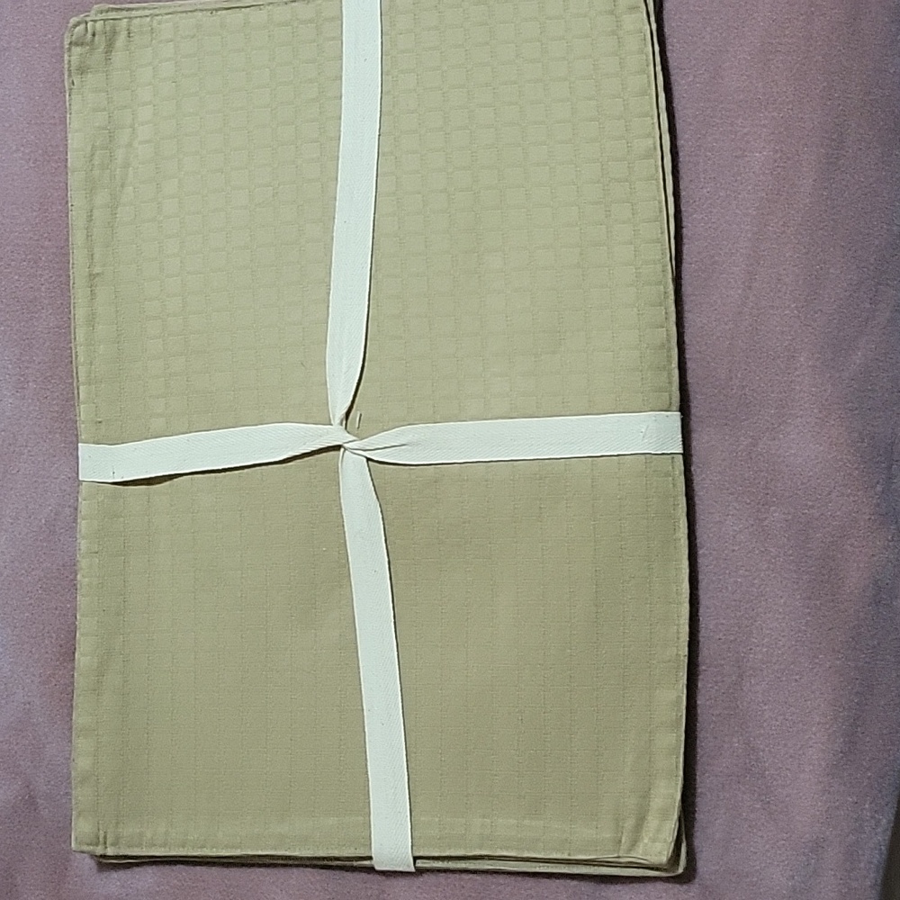 NWT Placemats, Set of 4, 100% Cotton, See photos - Picture 2 of 5